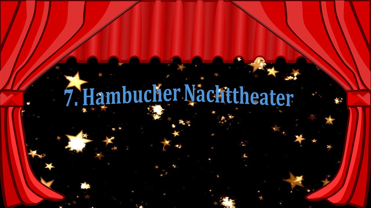 Roter Theatervorhang gibt Blick auf sternenbesetzte Bühne frei, Schriftzug "7. Hambucher Nachttheater" in blauer Schrift